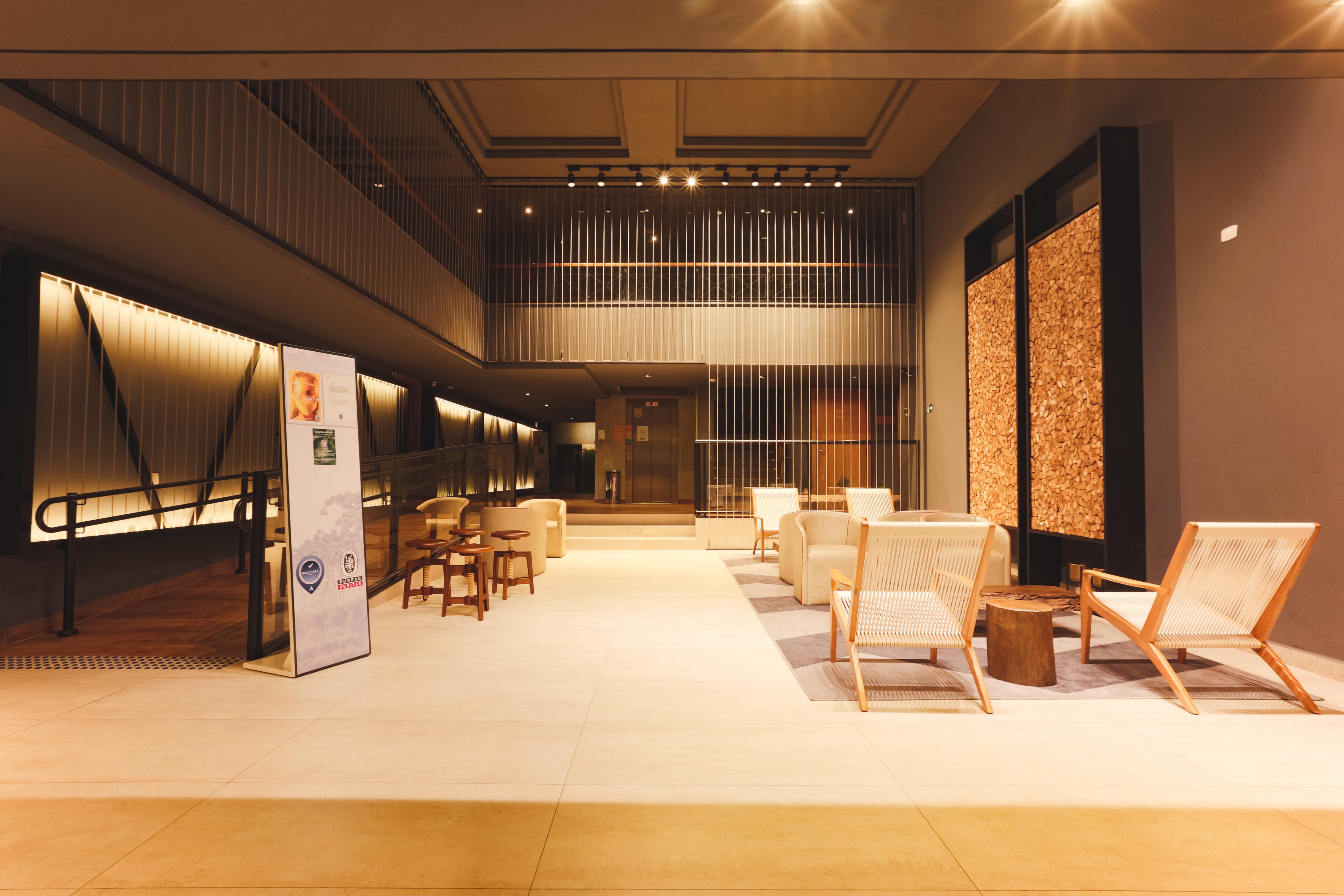 Hotel Cassino Tower Curitiba Aeroporto By Nacional Inn Сан-Жозе-дус-Пиньяйс Экстерьер фото