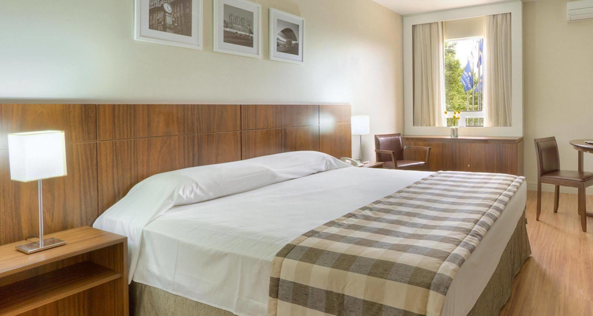 Hotel Cassino Tower Curitiba Aeroporto By Nacional Inn Сан-Жозе-дус-Пиньяйс Экстерьер фото